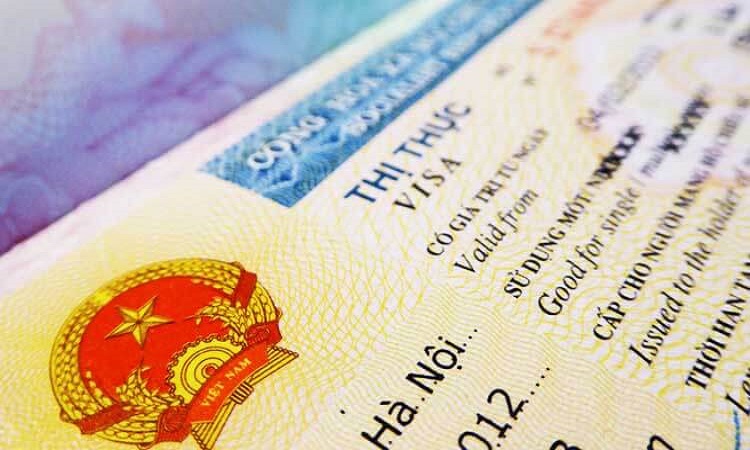 Xin visa sang Mỹ: Cứ “bình bình” lại dễ được cấp